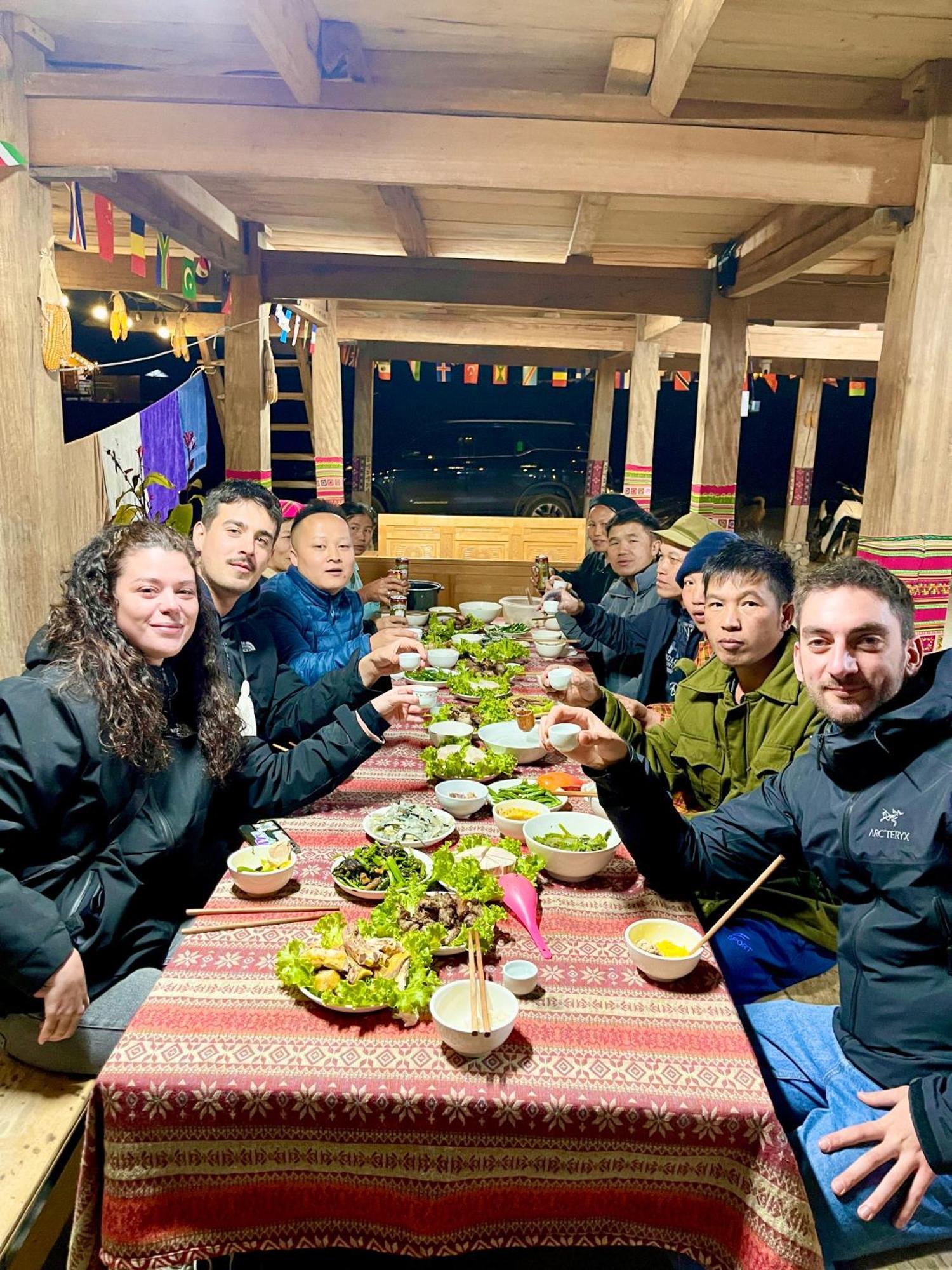 Du Gia Family & Coffee Nhà ở miền quê *